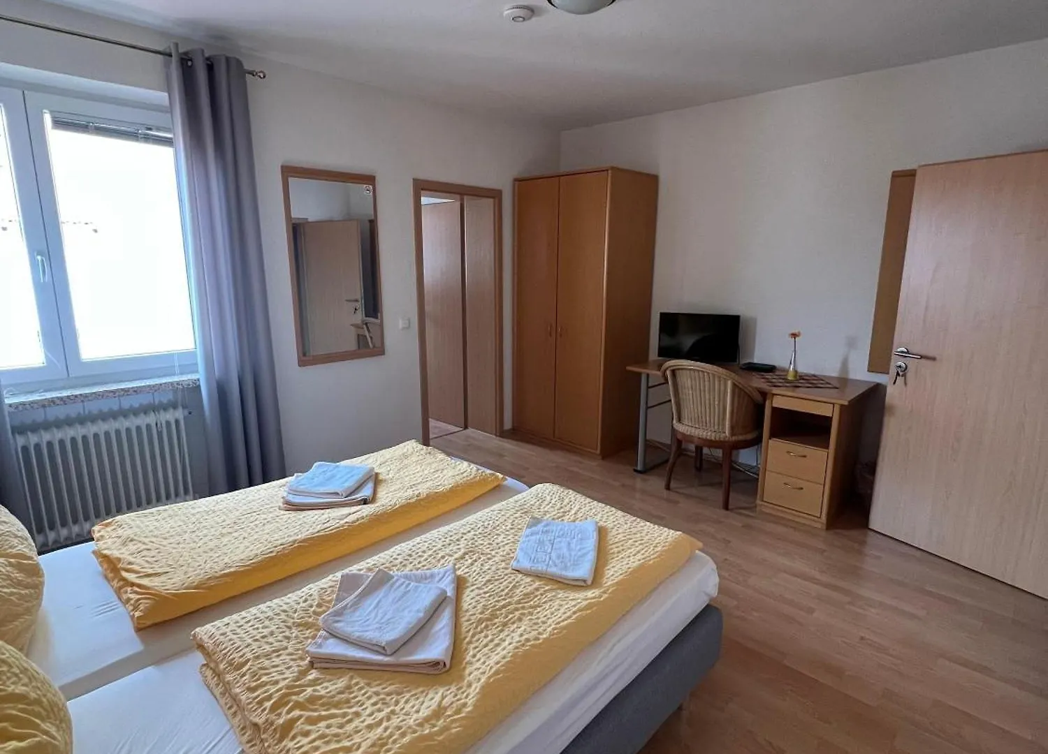 Guest house Gasthaus & Metzgerei Besenhardt Wackersdorf